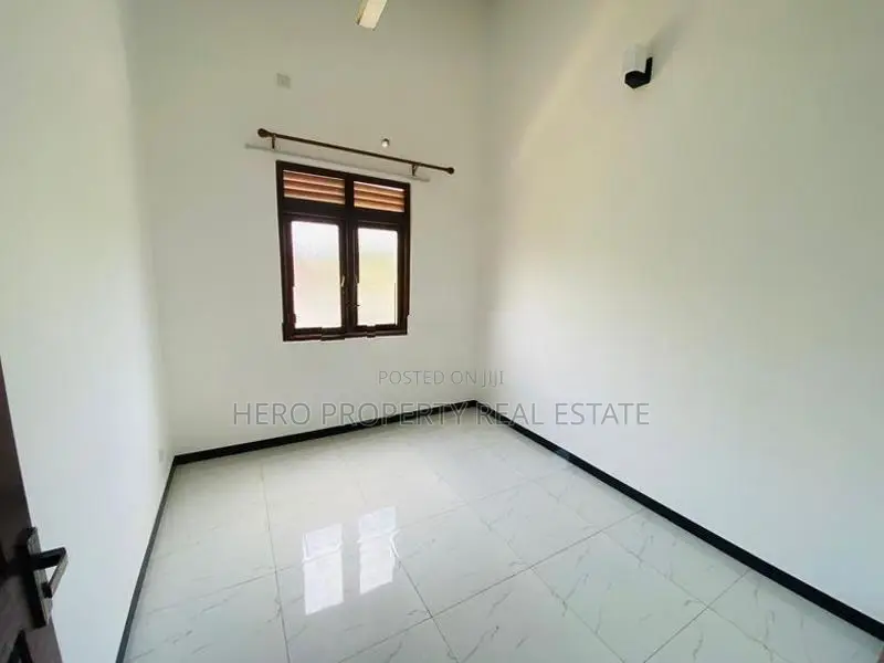 (MDR105) LUXURY HOUSE FOR RENT IN PILIYANDALA