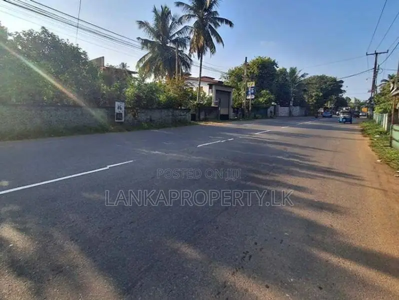Galle Road Facing Prime Land for Sale in Kalutara.