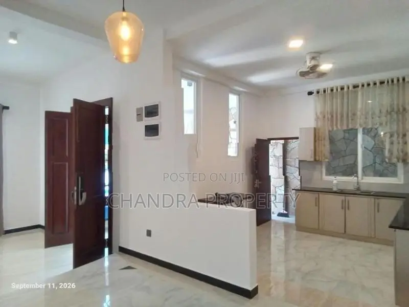 Luxury Upstair House For Rent In Kandana