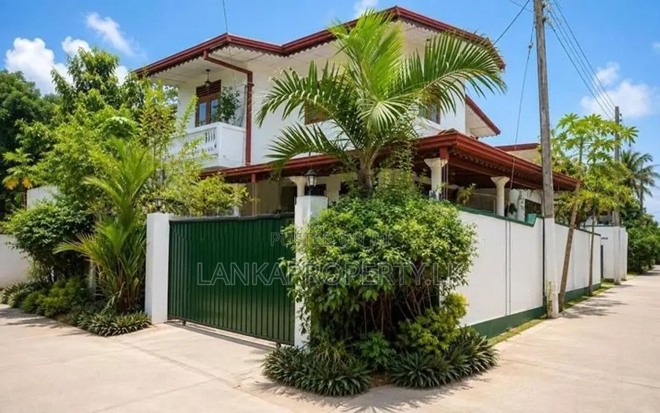 Well maintained 2 Storey House for Sale Gonahena Road, Kadawatha.