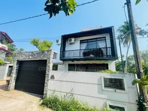 Luxurious 4-Bedroom House for Sale in Kiribathgoda - Makola