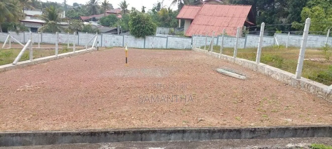 Battaramulla town near pelawatha 6.40 perch land for sale