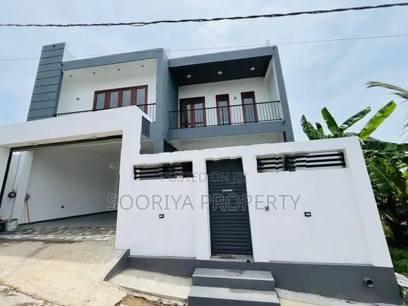 වඩාත් ඉඩකඩ ඇති අතිනවීන දෙමහල් නිවසක් විකිණීමට - Piliyandala