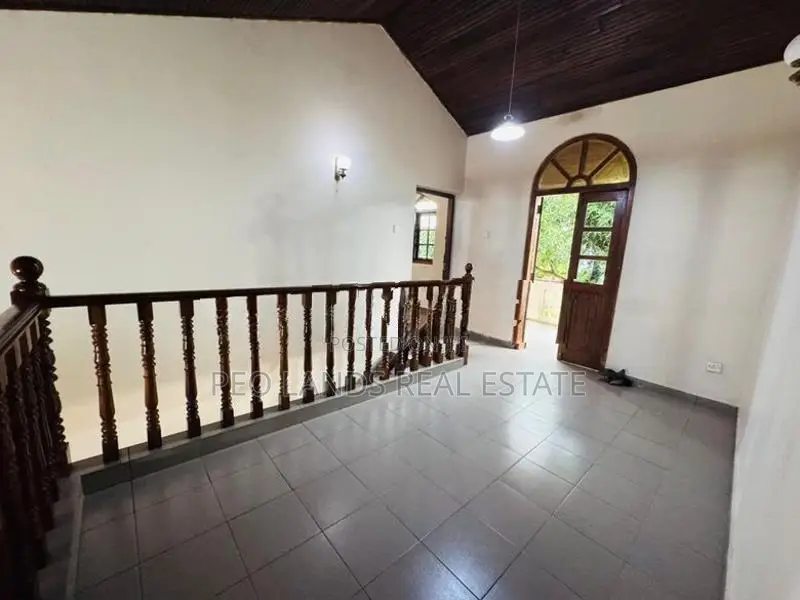 (AH16) Two Storey House for Sale in Pannipitiya