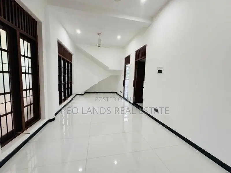 (AH20) Two Storey House for Sale in Pannipitiya