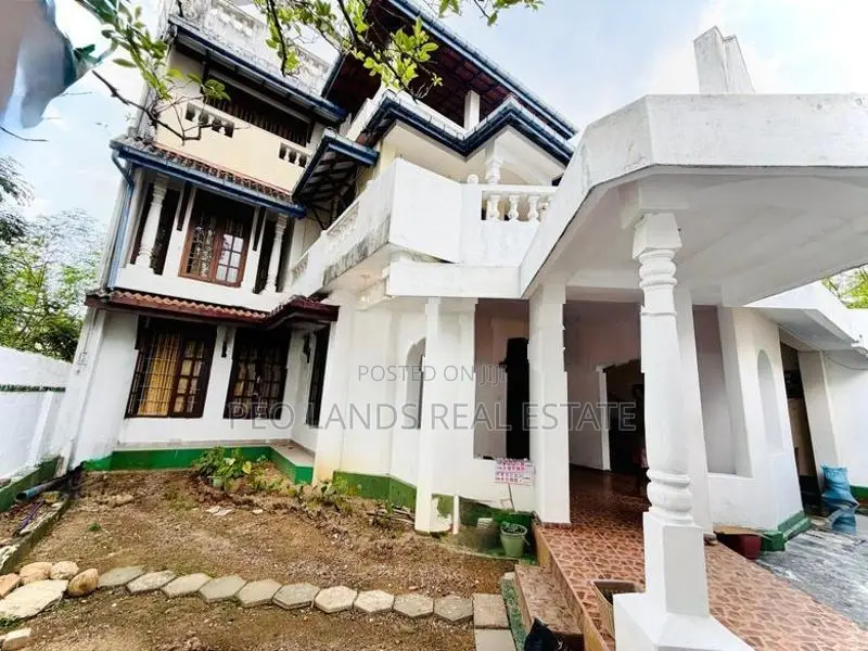 (SH1387) Two Storey House for Sale in Talawathugoda