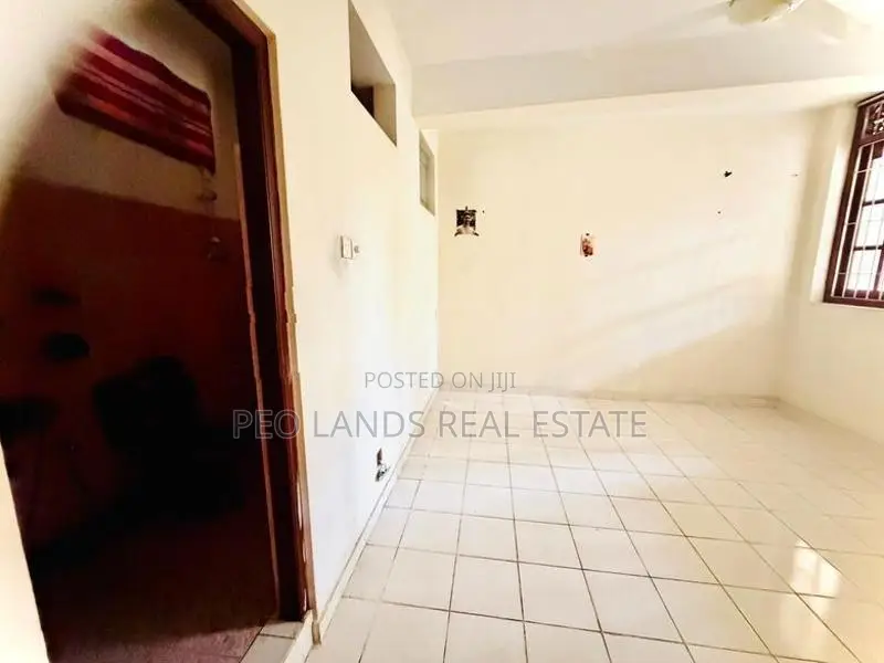 (SH1387) Two Storey House for Sale in Talawathugoda