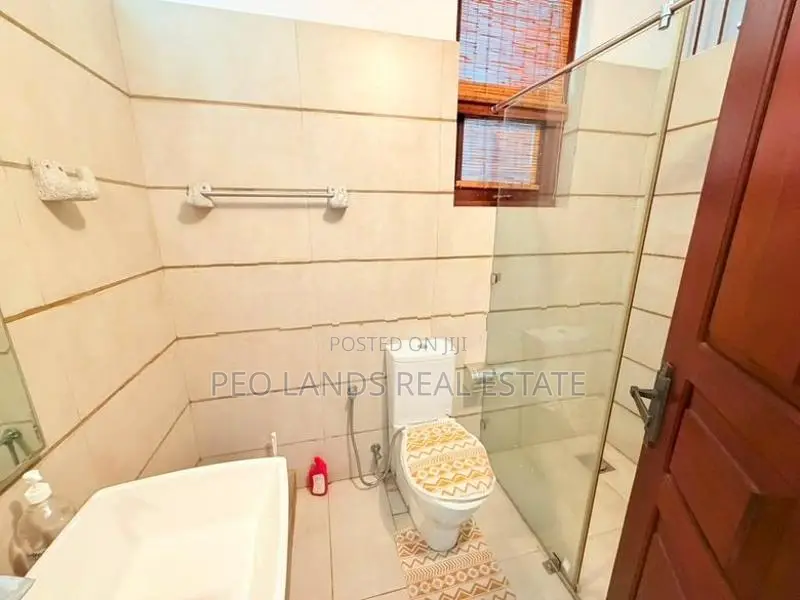 (SH1504) Three Storey House for Sale in R Gunarardhana road Battaramul