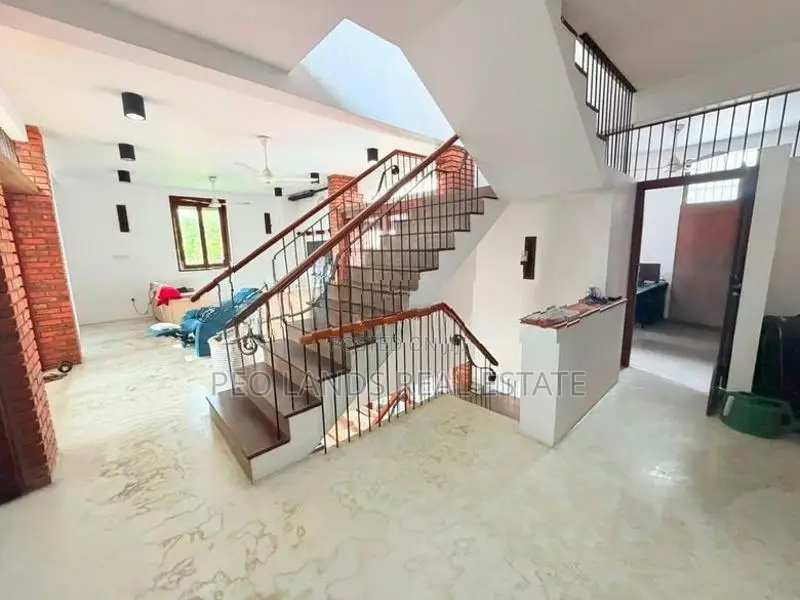 (SH1504) Three Storey House for Sale in R Gunarardhana road Battaramul