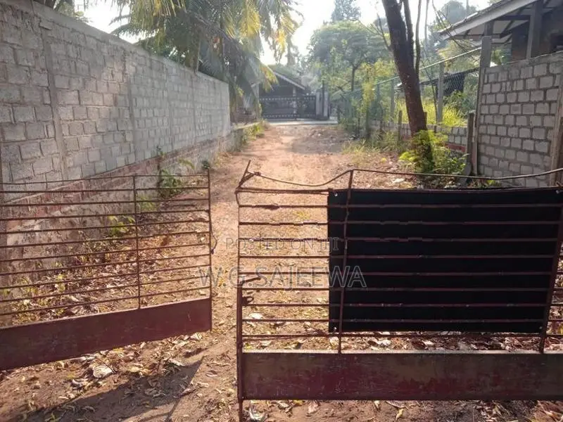 109 Perch Land with House for Sale Nainamadama, Wennappuwa