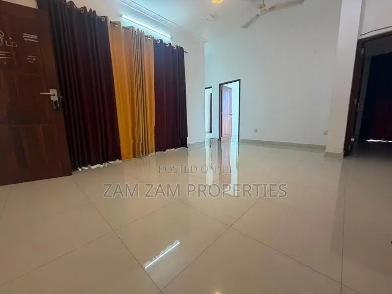 Apartment For Sale In Off Hamdan Lane Wellawatta Colombo 06