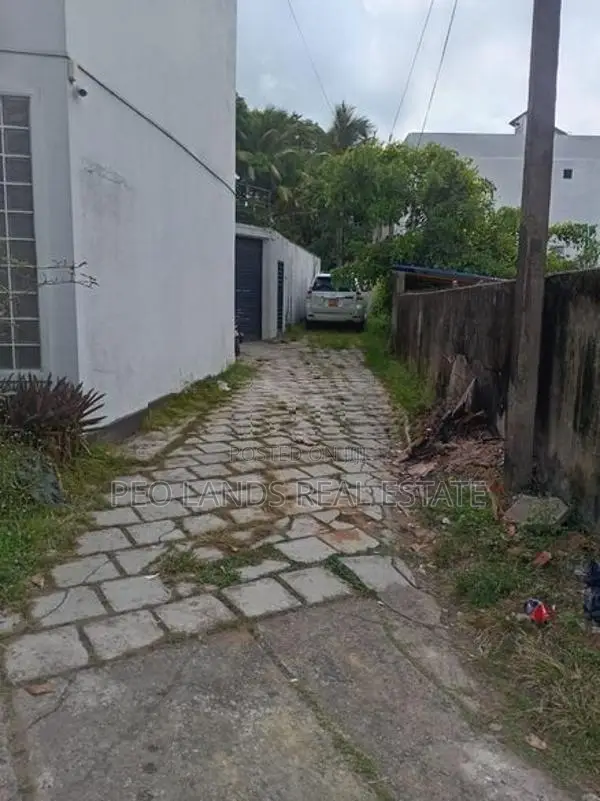 (AL296) 30 Perche Land for Sale in Dehiwala