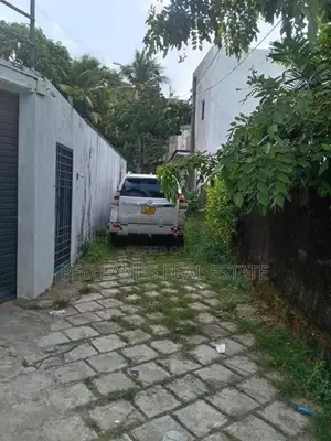 (AL296) 30 Perche Land for Sale in Dehiwala