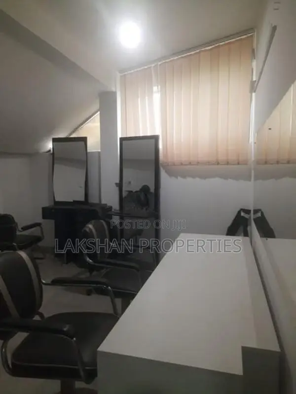 Saloon Space For Rent In Boralesgamuwa දිවුලපිටිය