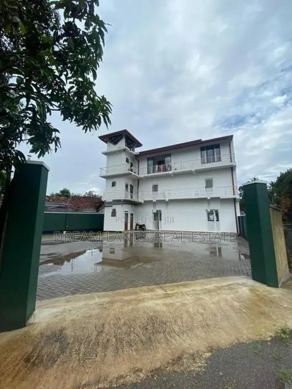 COMMERCIAL BUILDING FOR RENT IN MARADAGAHAMULA (SP1332)
