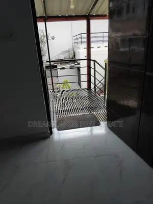 Upper floor for rent recidencial area kirulapone colombo 6