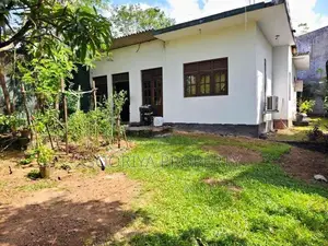 House for Sale in Avissawella Road, Kaduwela