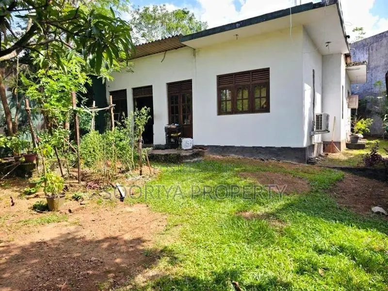 House for Sale in Avissawella Road, Kaduwela
