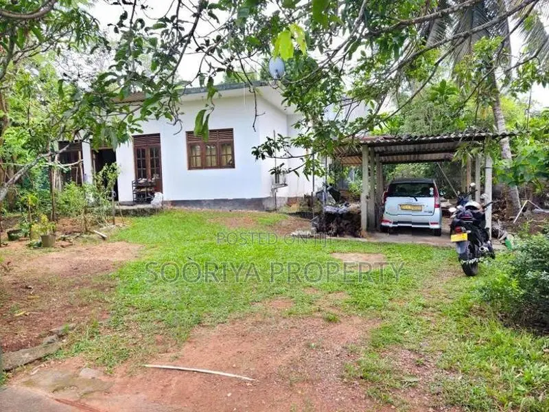 House for Sale in Avissawella Road, Kaduwela