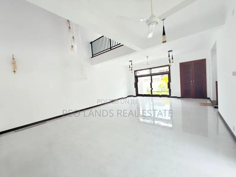 (SH1137) Brand New Modern Luxury House for Sale in Battaramulla