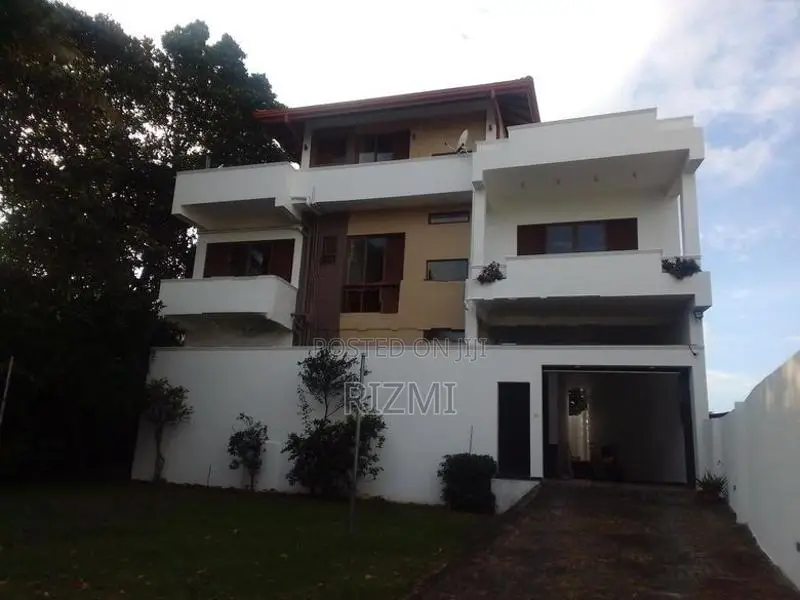 Furnished 5BR 3 Storey Modern House with Large Garden Rent in Dehiwala
