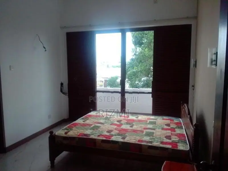 Furnished 5BR 3 Storey Modern House with Large Garden Rent in Dehiwala