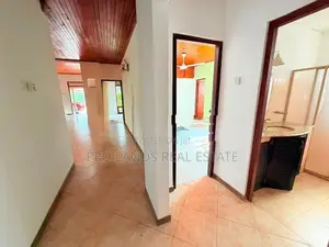 (SR1589) Spacious 4-Bedroom House for Rent in Battaramulla