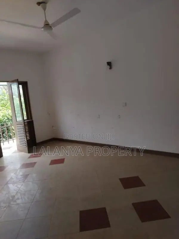 6 Perch 3 Storey House for Sale in Malabe SLLL - A2