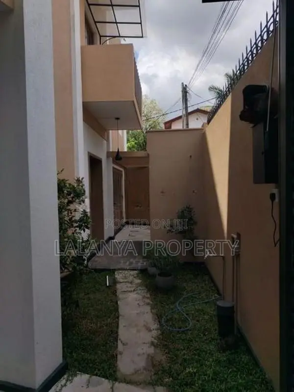 6 Perch 3 Storey House for Sale in Malabe SLLL - A2