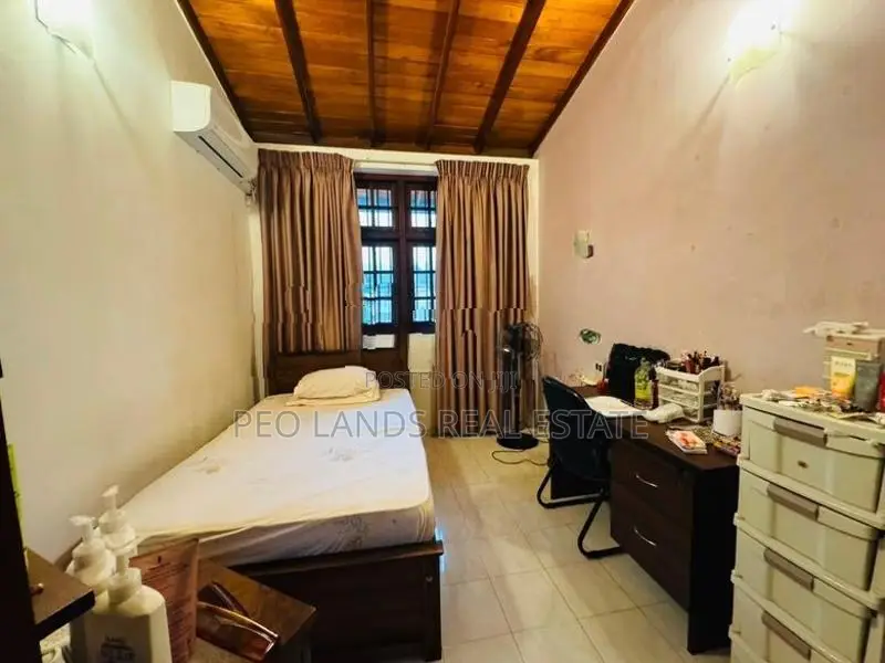 (AH300) Two Storey House for Sale in Kalubowila