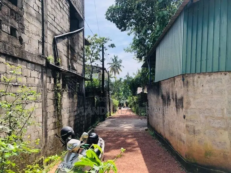(AL299) 13 Perche Land for Sale in Thalawathugoda