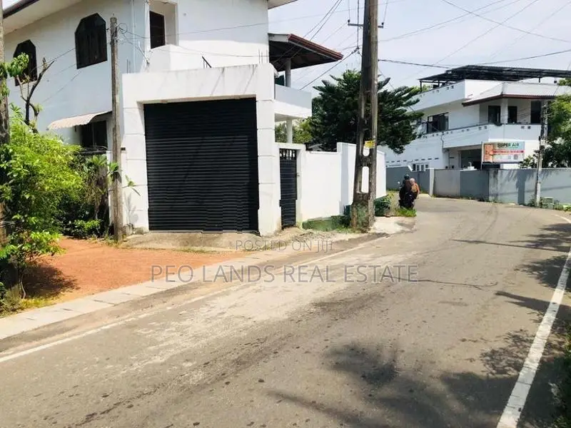 (AL299) 13 Perche Land for Sale in Thalawathugoda