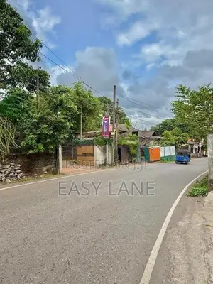 මුල්ලේරියාව උඩුමුල්ල පාරේ නේවාසික බිම් කොටසක් විකිණීමට ඇත