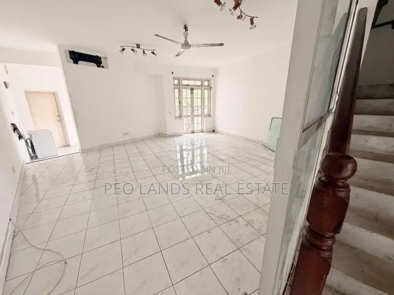 (SH1593) Multi-Storey House for Sale in Battaramulla