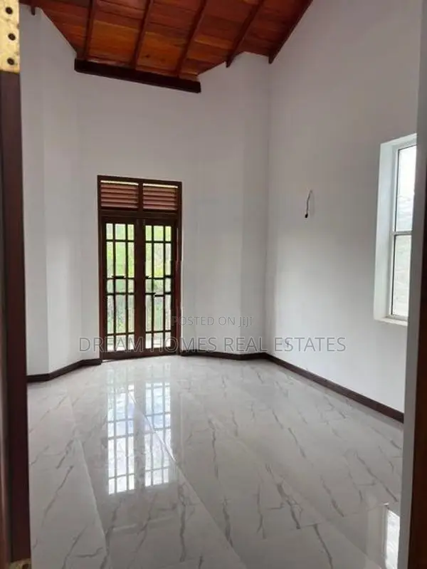 Luxury House for Sale in Kiribathgoda