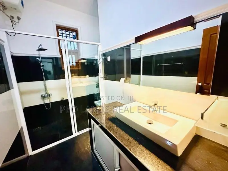 (SH821) Super Luxury Two Storey House for Sale in Battaramulla