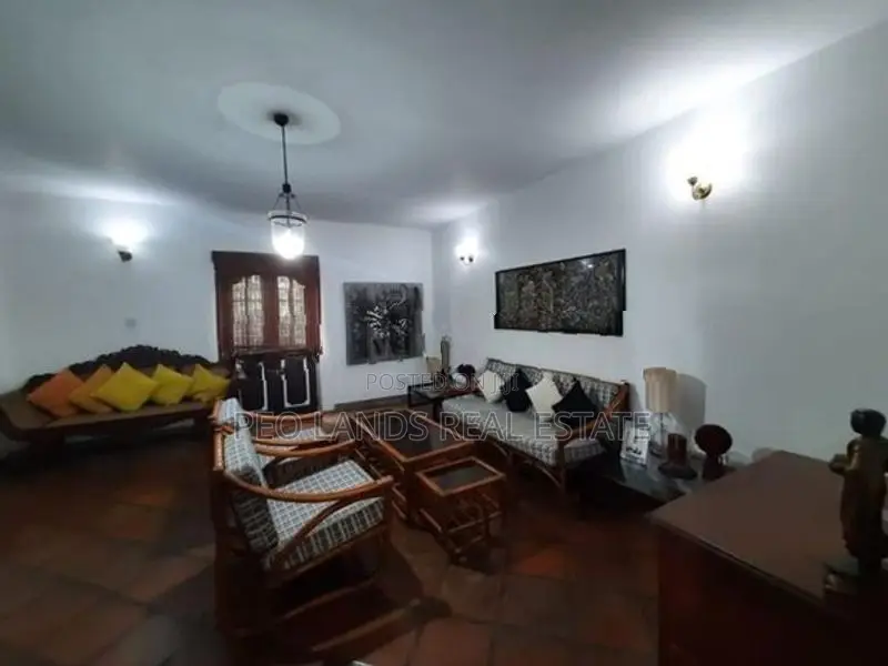 (SH1459) Two Storey House for Sale in Palawatta