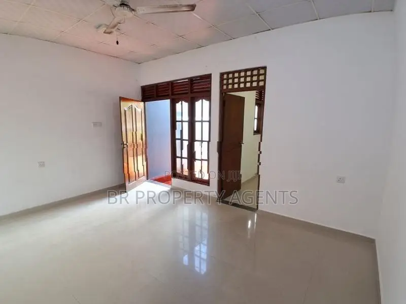 Single Story House for Sale in Wellampitiya