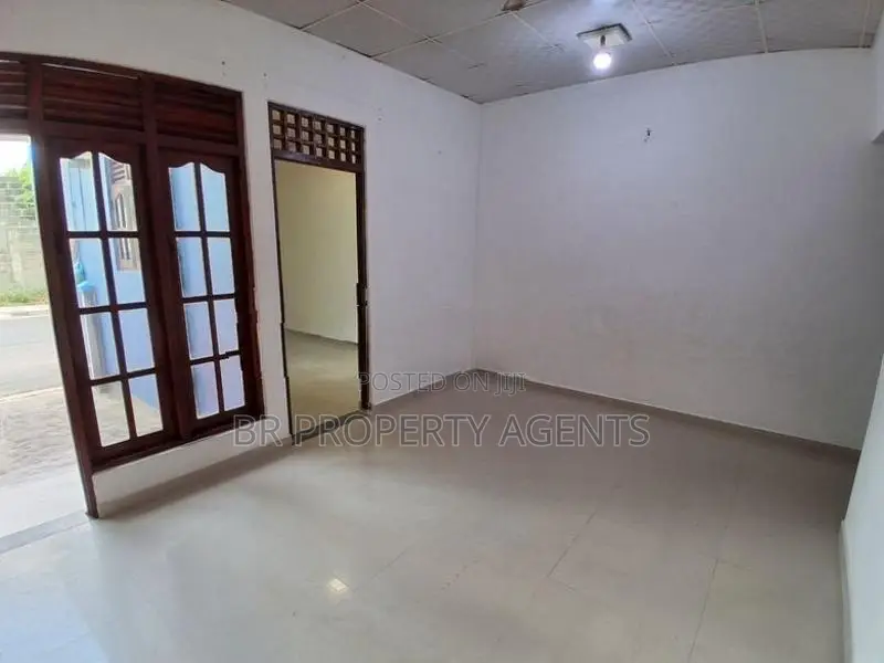 Single Story House for Sale in Wellampitiya