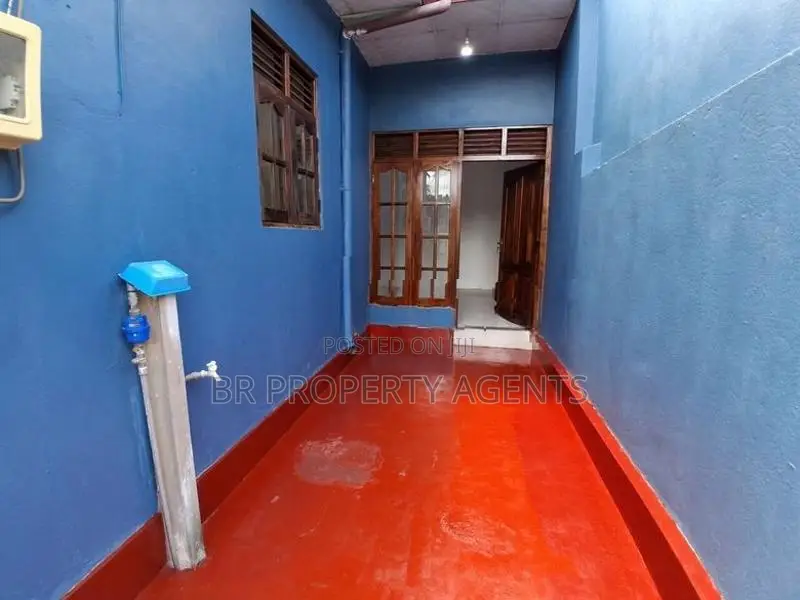 Single Story House for Sale in Wellampitiya