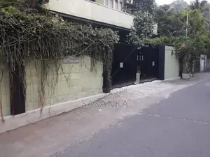 KANDY ANIWATTA 9 ROOMS VILLA AVAILABLE FOR SALE