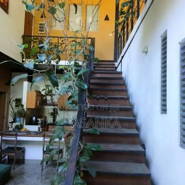 KANDY ANIWATTA 9 ROOMS VILLA AVAILABLE FOR SALE