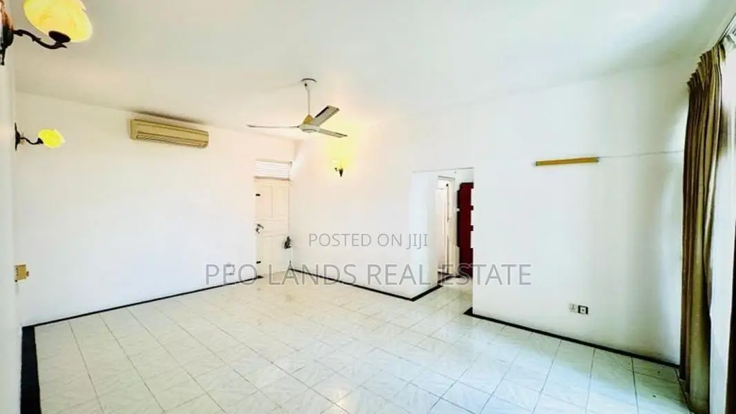 (SH1247) Three Storey luxury House for Sale in Kotte