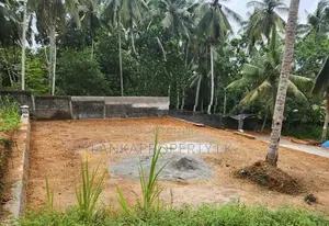 10 Perch Well-Shaped Residential Land for Sale in Athurugiriya