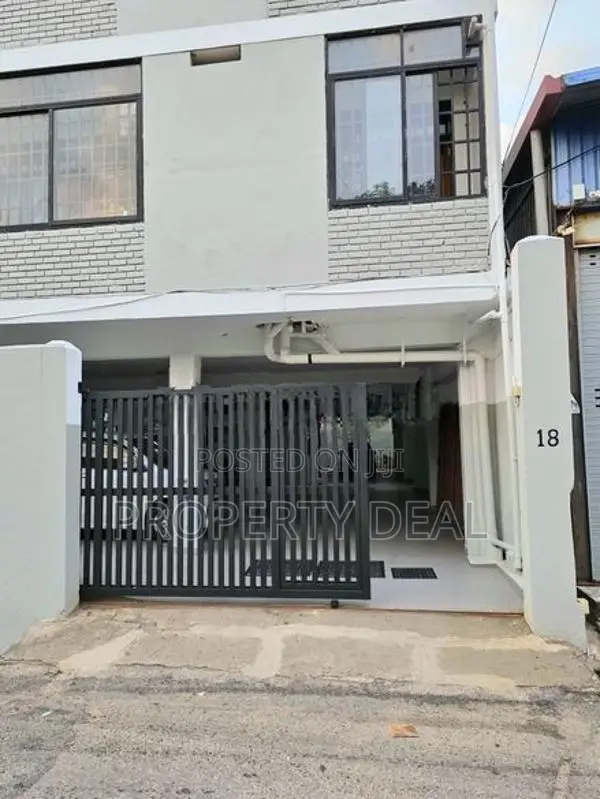 Spacious 3 BR Apartment for Sale in Colombo 6 - PDA376