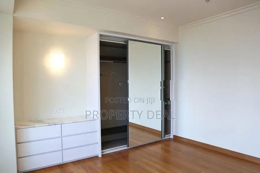 5BR Apartment for Sale in Colombo 2 - PDA414
