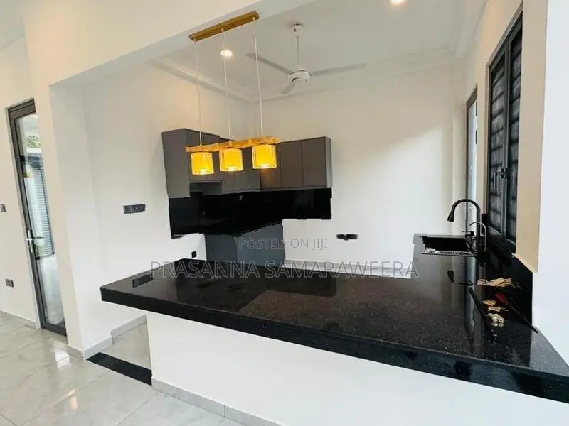 Brand new super house in piliyandala 120 road near by