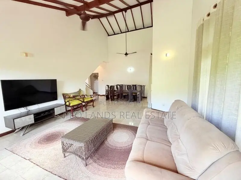 (SH1583) Luxury Three Storey House for Sale in Pitakotte