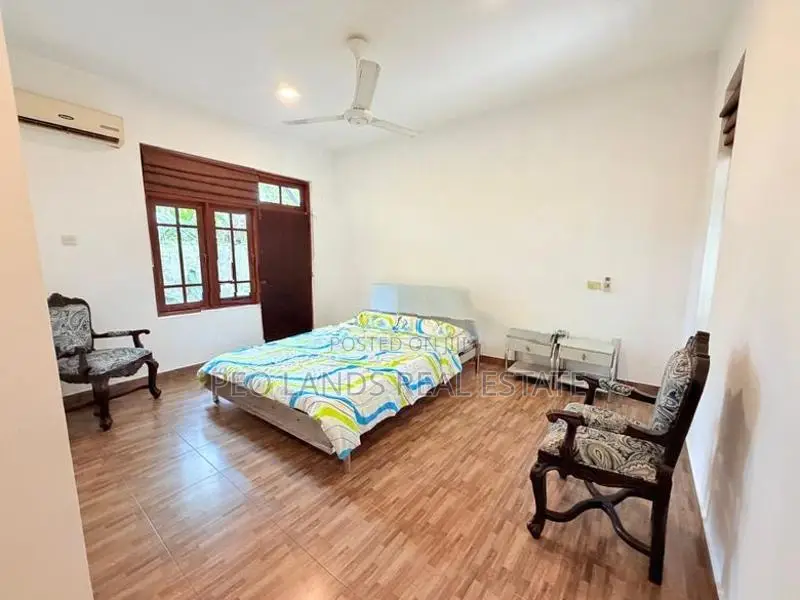 (SH1583) Luxury Three Storey House for Sale in Pitakotte
