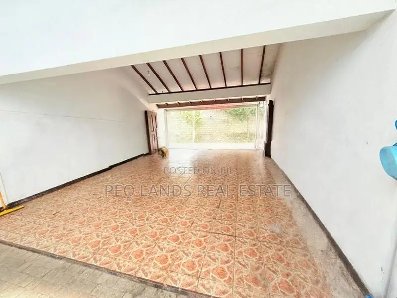 (SH1583) Luxury Three Storey House for Sale in Pitakotte